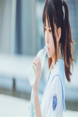 青青河畔草-娉婷守空楼
