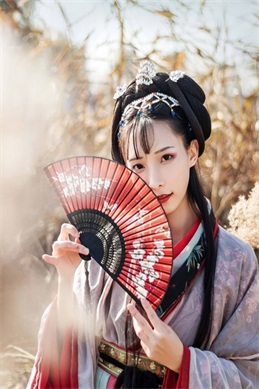 高清网站色视频在线的-警惕异常视频网站的隐私与设备风险